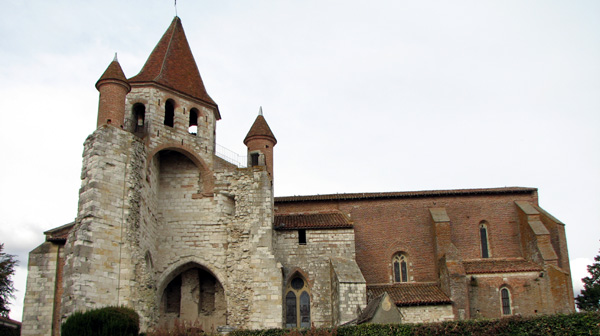 Eglise saint Pierre Auvillar Sur les Chemins de randonnée de Saint Jacques de Compostelle hors Poitou-Charentes - Le Tarn et Garonne Jacquaire 